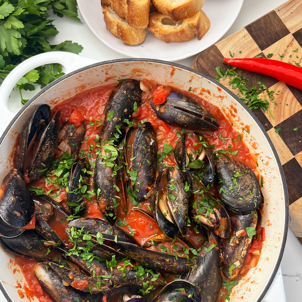 Mussels in a Spicy Tomato Sauce 